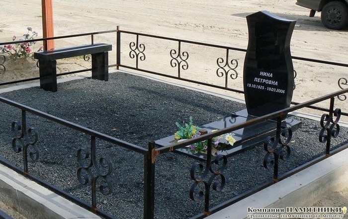 гранитный памятник